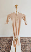 Load image into Gallery viewer, Knotted Baby Gown Set
