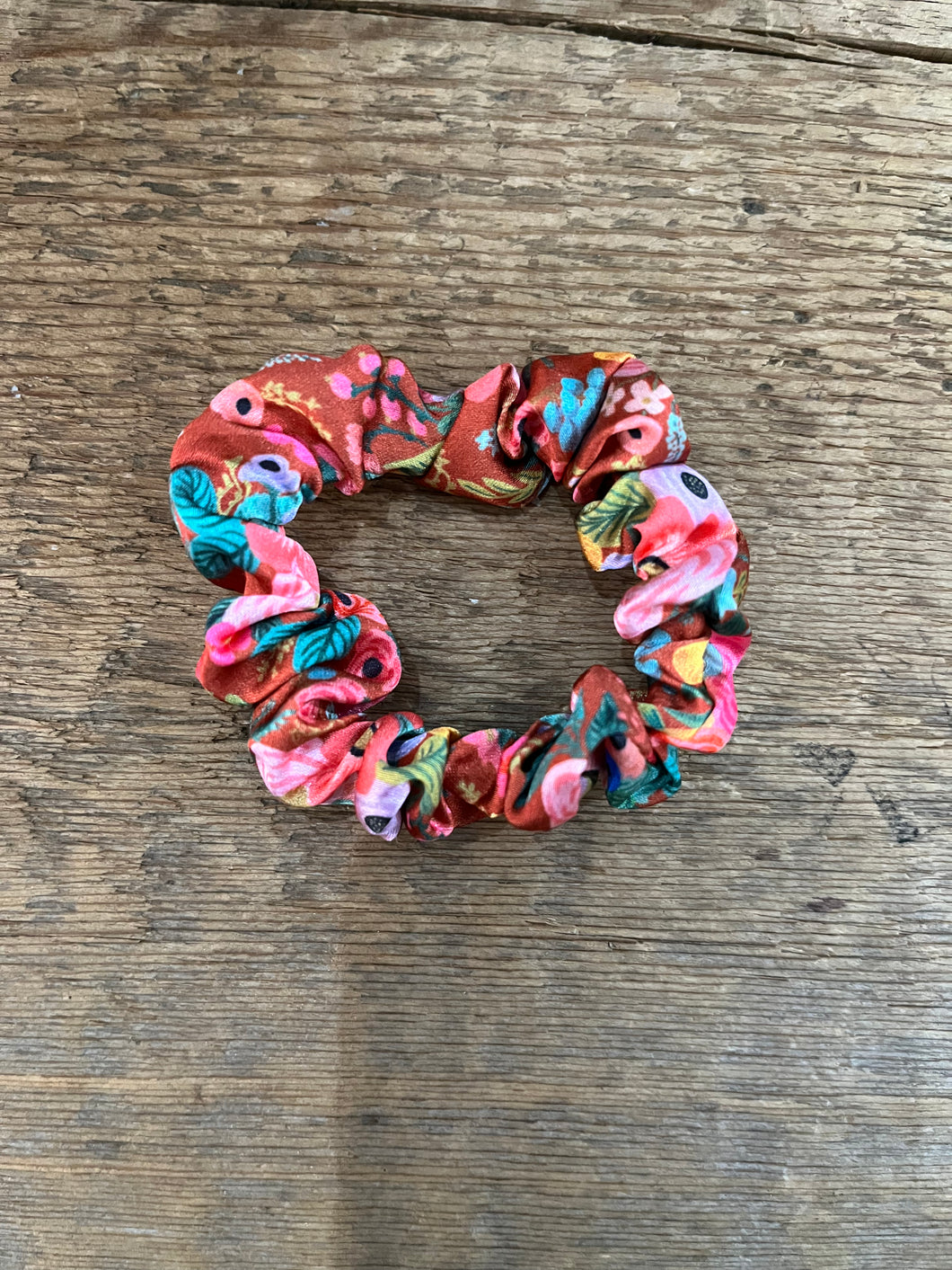 Rifle Paper Small Garden Party Hair Scrunchie | Red
