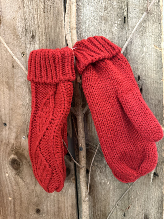 Cable Knit Mittens | Red