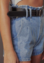 Load image into Gallery viewer, Kan Can Jean Shorts With Belt
