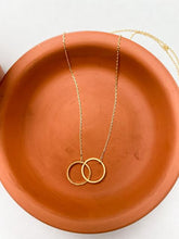 Load image into Gallery viewer, Double Cirlce Necklace|Gold
